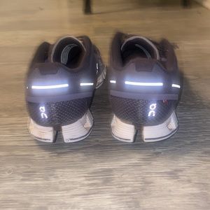 Womens On Cloud 2.0 Shark/Pebble color, size 7.5M